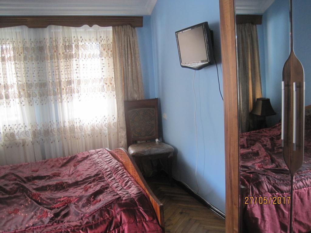 באטומי Metaxa Guesthouse מראה חיצוני תמונה