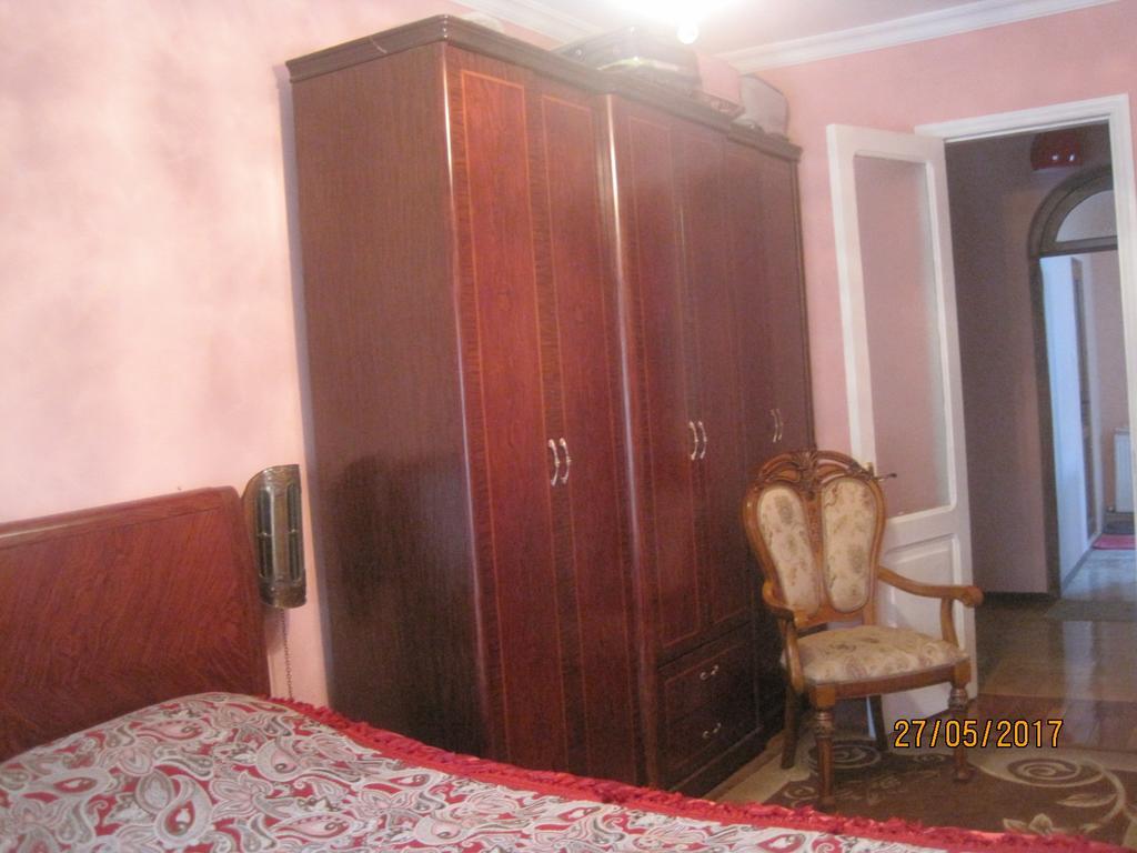 באטומי Metaxa Guesthouse מראה חיצוני תמונה